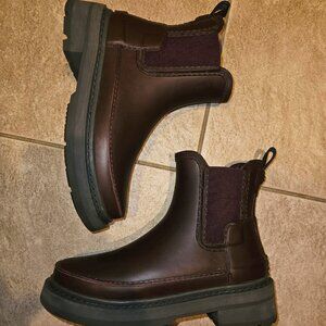 Purple Hunter Refined Stitch Waterproof Chelsea Boot Size US6